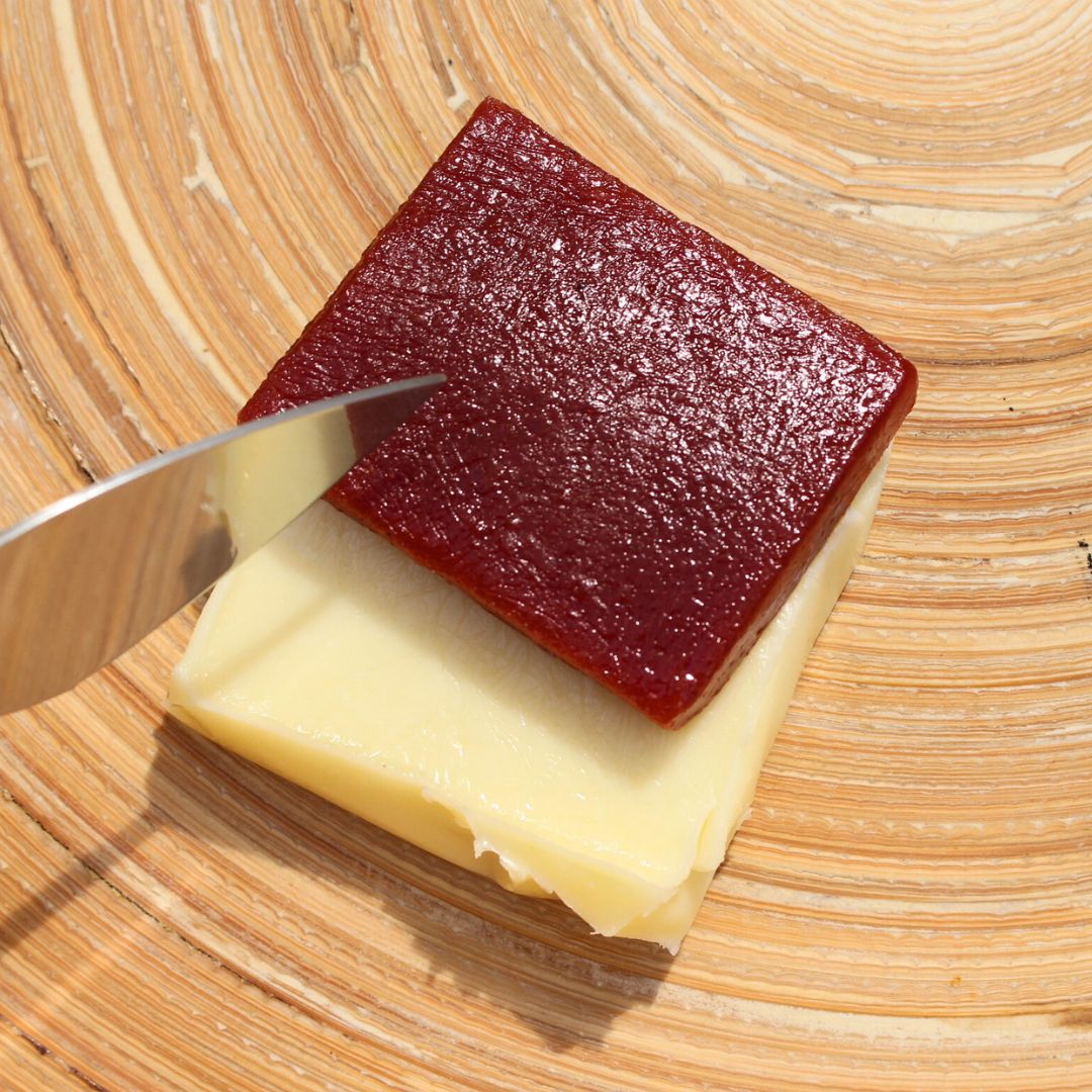 QUESO CON BOCADILLO
